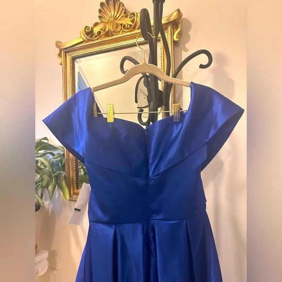 A-line Elegant Off-Shoulder Blue Gown - Picture 10 of 15